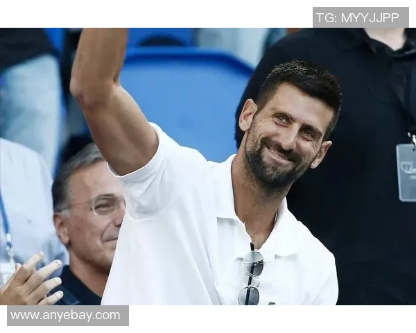 退役足球明星重返赛场展现风采球迷期待新传奇的诞生